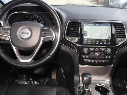 Used 2022 Jeep Grand Cherokee Limited AWD/4WD image 23