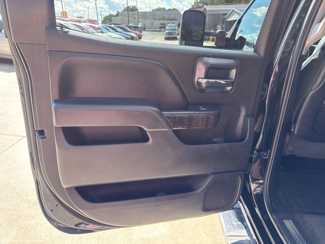 Used 2015 GMC Sierra 3500 Denali w/ Duramax Plus Package AWD/4WD image 16