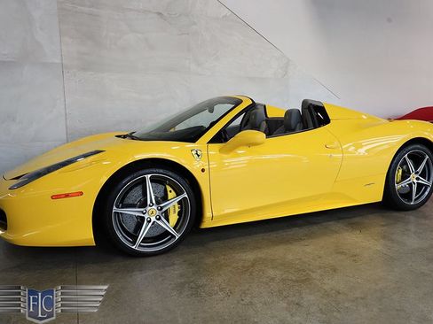 Used 2015 Ferrari 458 Spider RWD image 50