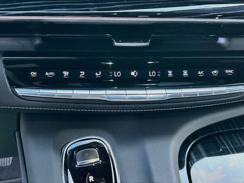 Used 2022 Cadillac Escalade Sport w/ Touring Package AWD/4WD image 16