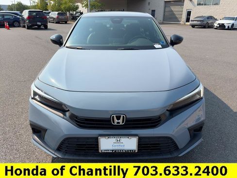 Used 2023 Honda Civic Sport image 2