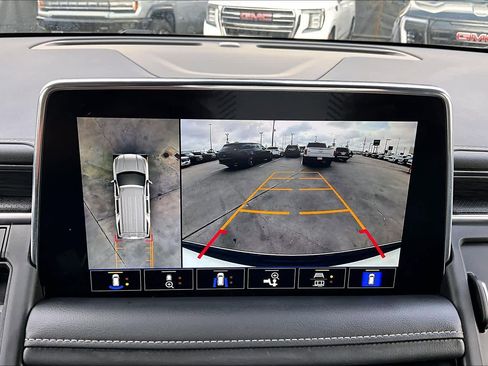 Used 2021 GMC Yukon XL SLT w/ SLT Premium Package image 27