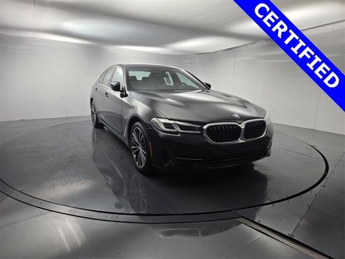 Certified 2023 BMW 530e w/ Premium Package image 3