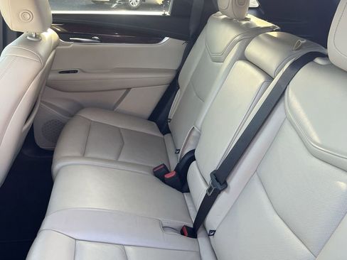 Used 2019 Cadillac XT5 Luxury image 18