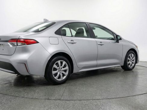 Used 2025 Toyota Corolla LE image 9