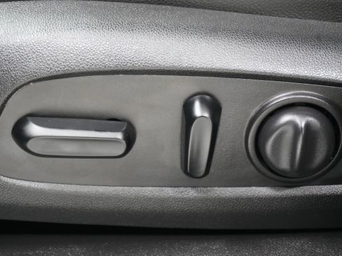 Used 2019 GMC Acadia SLT w/ Black Edition FWD image 17