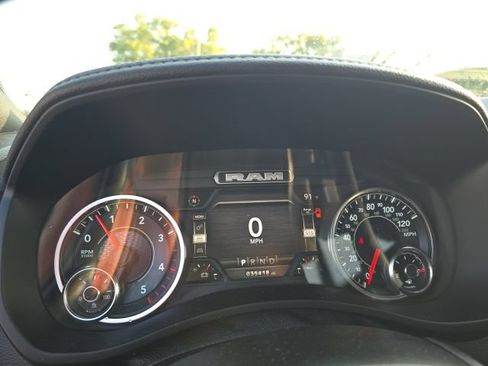 Used 2022 RAM 2500 Laramie w/ Night Edition AWD/4WD image 11