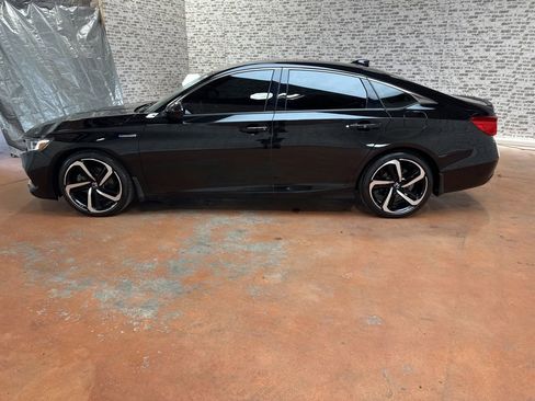 Used 2022 Honda Accord Sport image 4