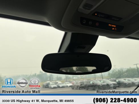 Used 2022 GMC Terrain SLE w/ Driver Convenience Package AWD/4WD image 19