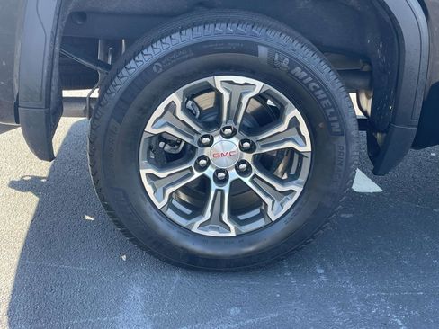 Used 2026 GMC Sierra 1500 SLT AWD/4WD image 9