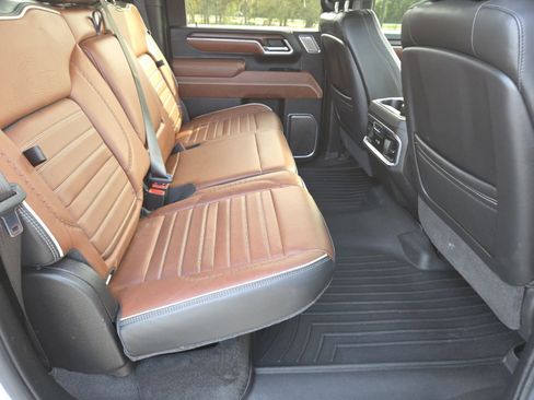 Used 2025 GMC Sierra 3500 Denali Ultimate image 30