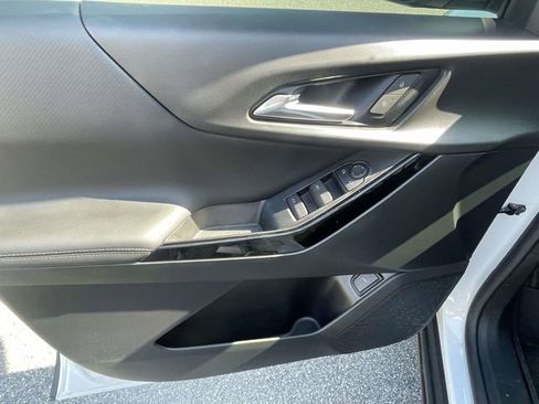 Used 2025 Chevrolet Equinox LT w/ Convenience Package II FWD image 16