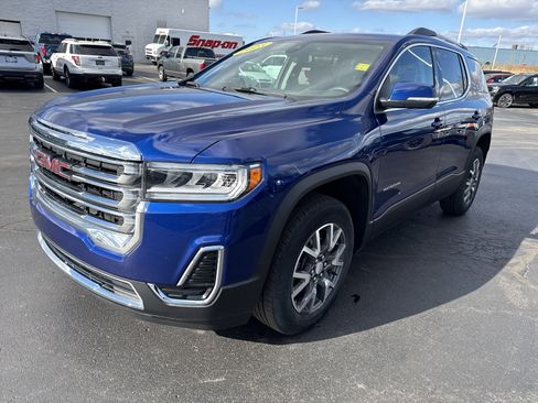 Used 2023 GMC Acadia SLE w/ Driver Convenience Package FWD image 2