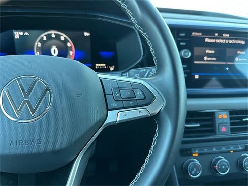 Used 2022 Volkswagen Taos SE image 22