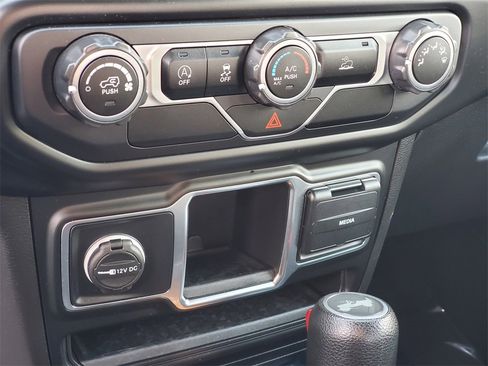 Used 2021 Jeep Wrangler Unlimited Sport image 16