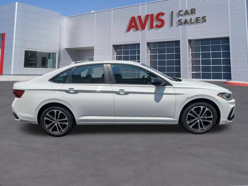 Used 2025 Volkswagen Jetta Sport FWD image 5