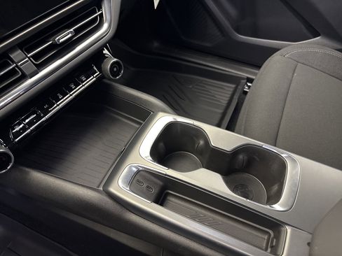 New 2026 Chevrolet Equinox EV LT w/ Comfort Package image 22