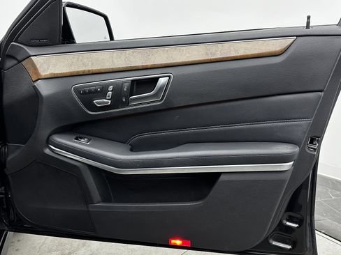 Used 2014 Mercedes-Benz E 350 4MATIC Wagon w/ Premium 1 Package image 33