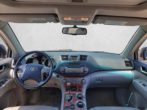 Used 2010 Toyota Highlander Limited FWD image 15