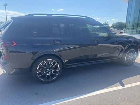 Used 2024 BMW X7 xDrive40i w/ M Sport Package image 4