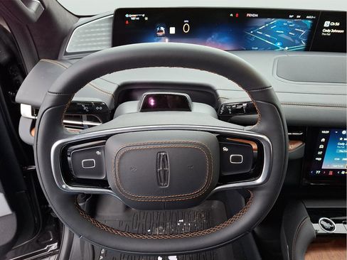 New 2025 Lincoln Navigator L Black Label AWD/4WD image 17