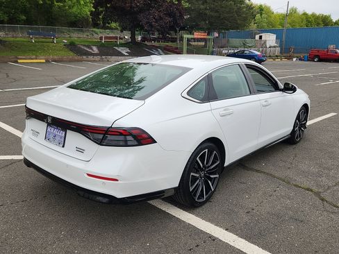 Used 2023 Honda Accord Touring image 6