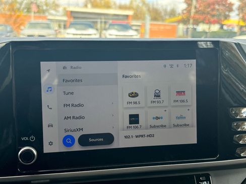 Used 2025 Toyota Camry LE image 21