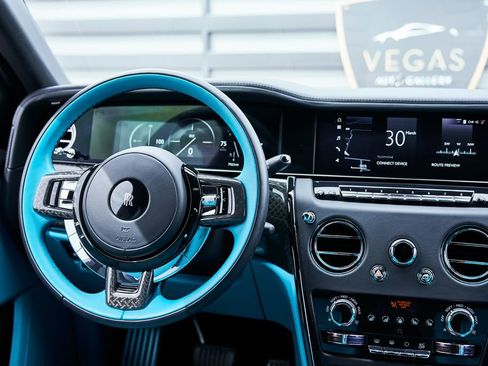 Used 2025 Rolls-Royce Cullinan Black Badge image 59