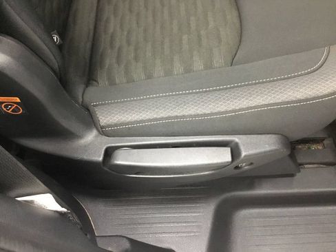 Used 2022 Nissan Pathfinder SV AWD/4WD image 39