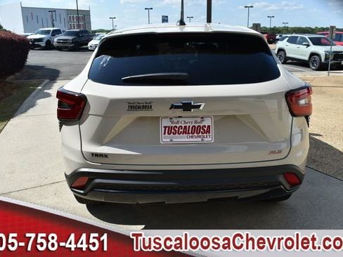 New 2026 Chevrolet Trax RS FWD image 8