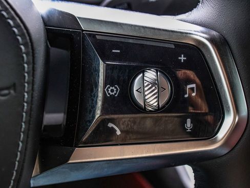 Used 2024 BMW i7 xDrive60 image 33