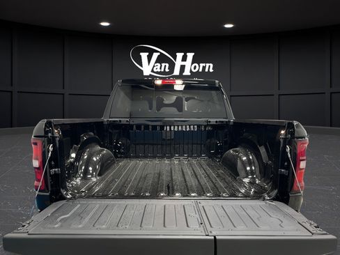 New 2026 RAM 1500 4x4 Crew Cab image 27