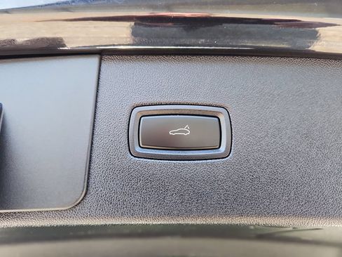 Certified 2022 Porsche Cayenne AWD/4WD image 24
