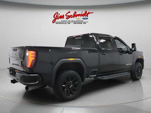 Used 2024 GMC Sierra 2500 AT4 w/ AT4 Preferred Package AWD/4WD image 6