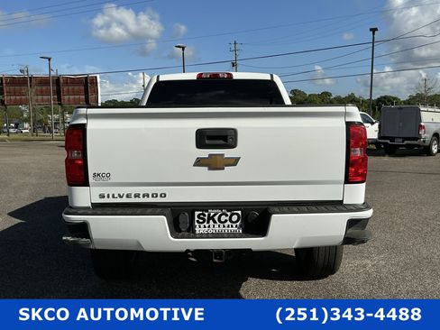 Used 2018 Chevrolet Silverado 1500 Custom w/ Custom Value Package image 4