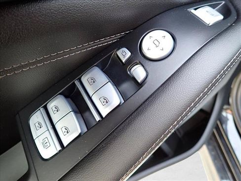 Used 2023 BMW X7 xDrive40i w/ M Sport Package AWD/4WD image 19