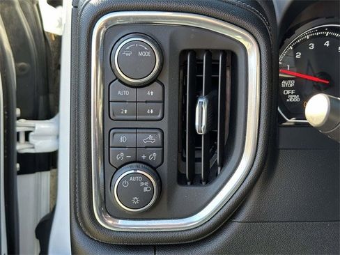 Used 2021 Chevrolet Silverado 1500 LT Trail Boss w/ Convenience Package II image 16