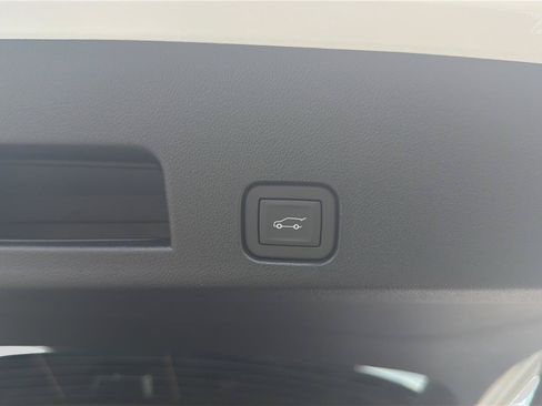 New 2026 GMC Acadia Elevation w/ Elevation Premium Package AWD/4WD image 21