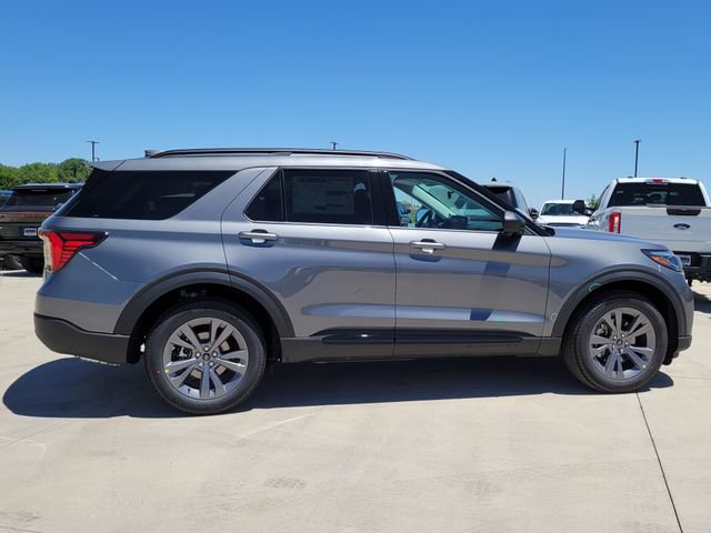 New 2026 Ford Explorer Active w/ Active Comfort Package AWD/4WD image 2
