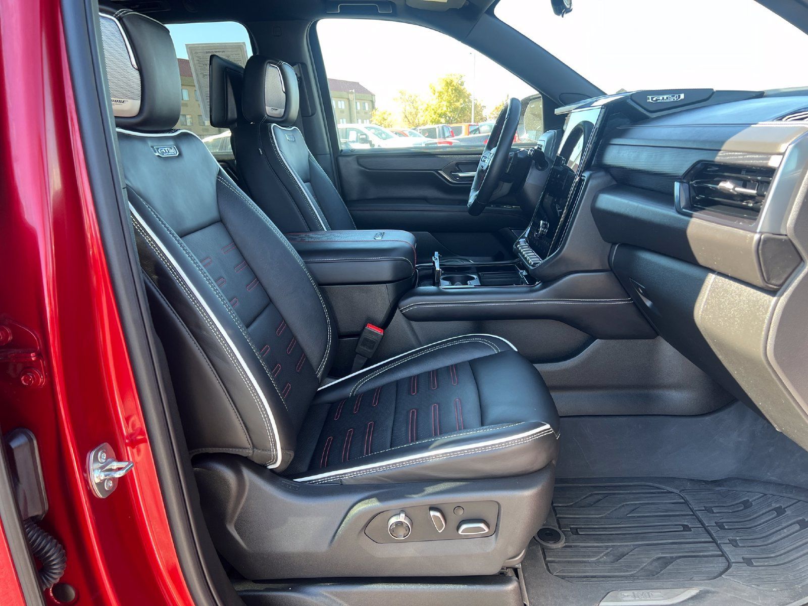 Used 2025 GMC Yukon XL AT4 Ultimate w/ LPO, Floor Liner Package AWD/4WD image 15