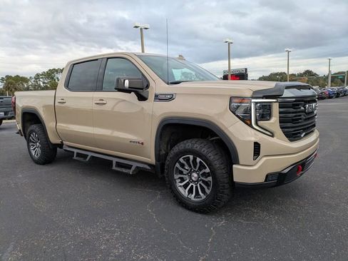 Used 2022 GMC Sierra 1500 AT4 image 2
