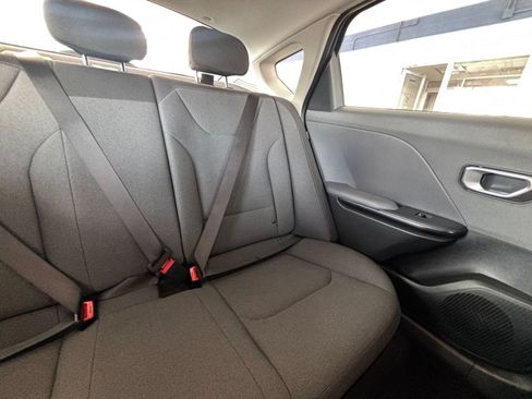 Used 2025 Kia K4 FWD image 37