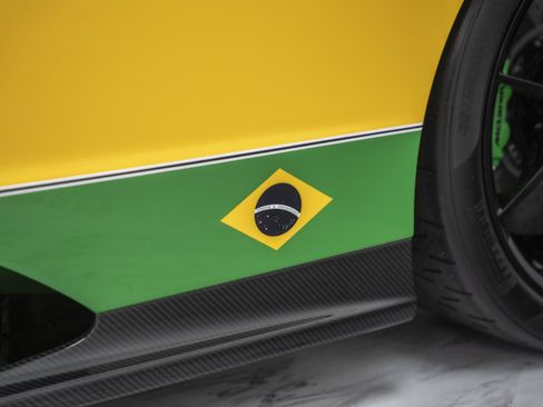 Used 2019 McLaren Senna RWD image 14