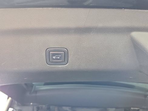 Used 2022 Chevrolet Tahoe RST w/ Luxury Package AWD/4WD image 29