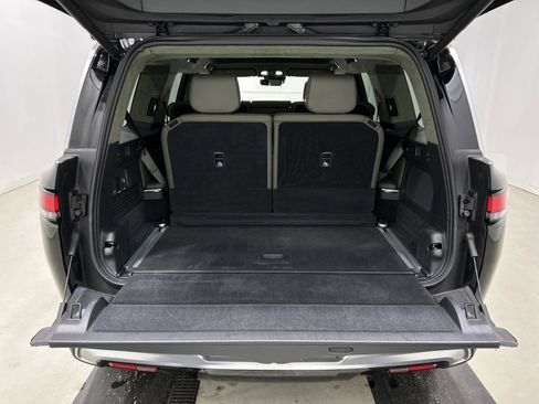 Used 2023 Rivian R1S Adventure AWD/4WD image 15