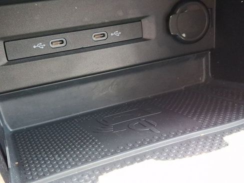 Certified 2023 Volkswagen Taos SE w/ Black Wheel Package AWD/4WD image 23