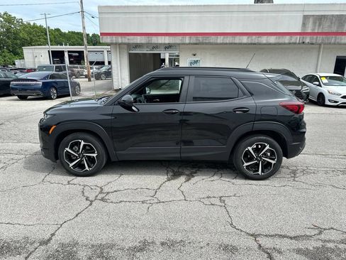 Used 2022 Chevrolet TrailBlazer RS w/ Convenience Package FWD image 9