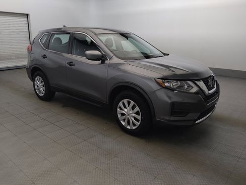 Used 2018 Nissan Rogue S image 11