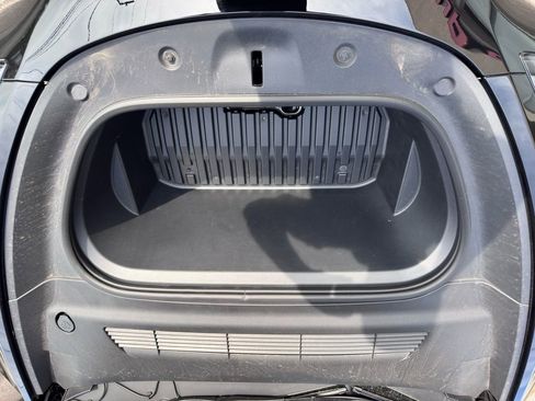 Used 2025 Tesla Model Y Long Range image 35