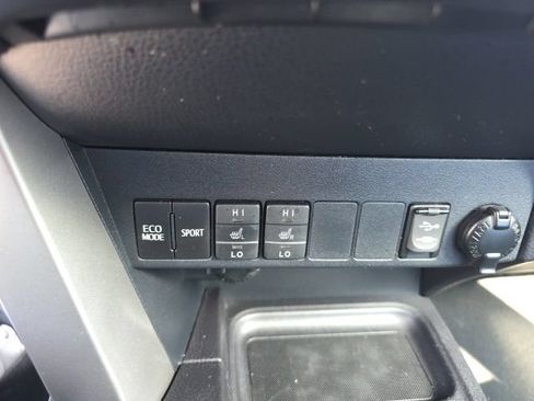 Used 2018 Toyota RAV4 Platinum AWD/4WD image 16